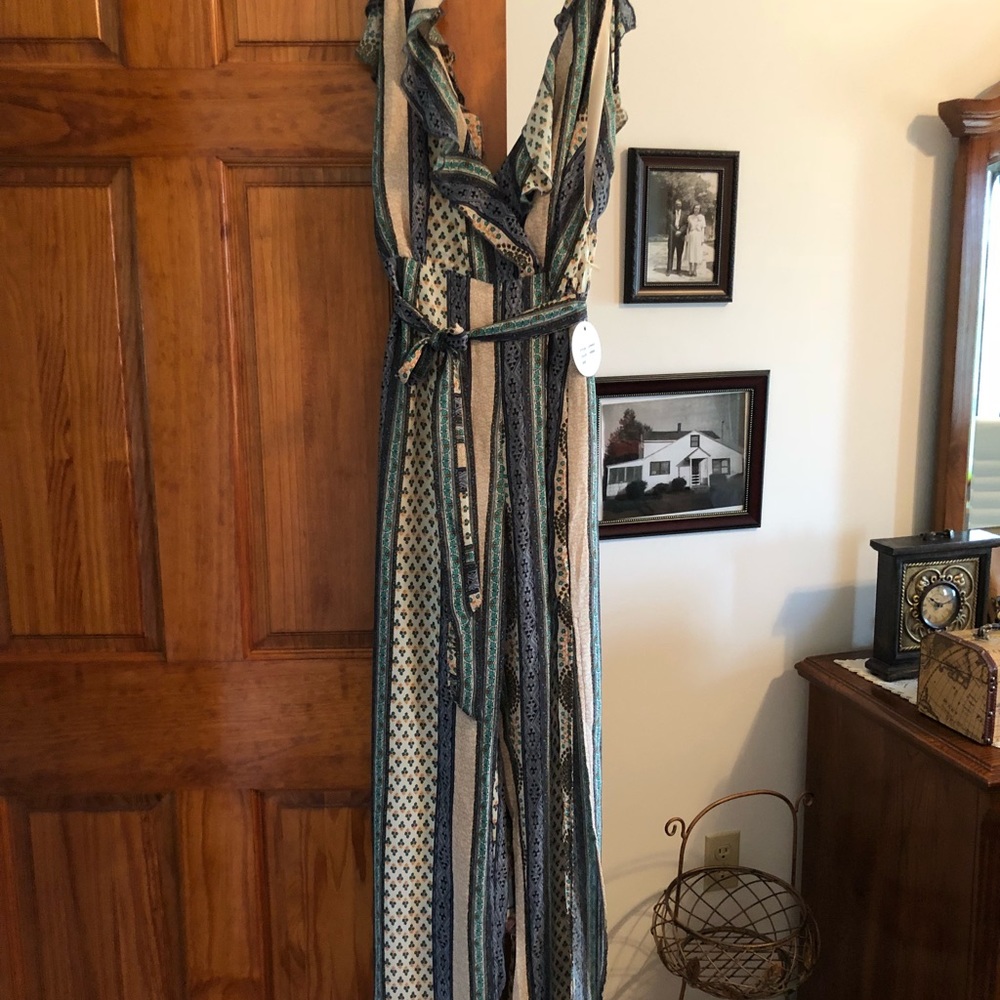 Jumpsuit - Picture 2 of 3